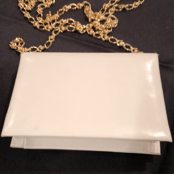 🎉HP🎉 Evening Bag - Cream Colored with Rhinestone studded close - Picture 2 of 4